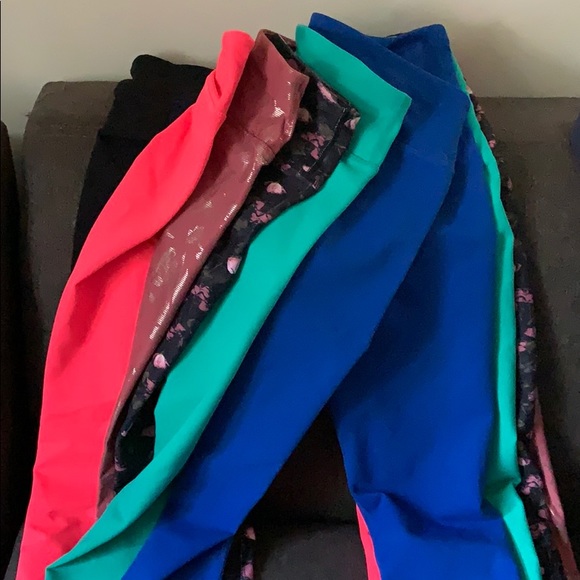 Bundle of fabletics leggings - Picture 1 of 3